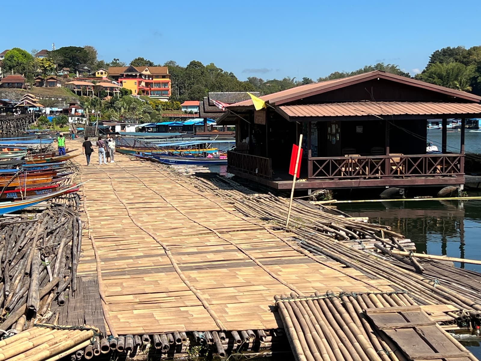 สะพานมอญ (Mon Bridge)
